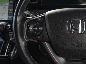 Минивэн Honda Stepwgn Spada 2018 года, 1950000 рублей, Краснодар
