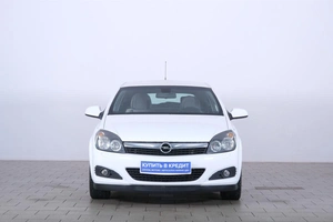 Хетчбэк Opel Astra GTC 2010 года, 519000 рублей, Омск