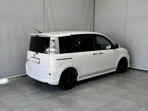 Минивэн Toyota Sienta 2013 года, 995000 рублей, Красноярск