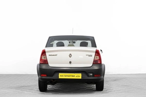 Седан Renault Logan 2014 года, 399000 рублей, Барнаул