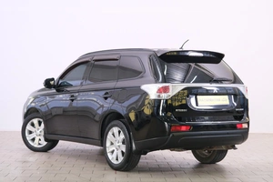 Внедорожник Mitsubishi Outlander 2014 года, 1799000 рублей, Омск