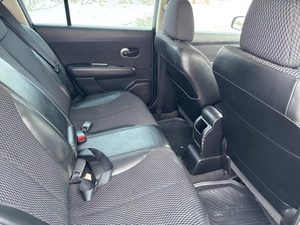 Хетчбэк Nissan Tiida 2010 года, 750000 рублей, Красноярск