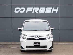 Минивэн Toyota Voxy 2019 года, 2100000 рублей, Краснодар