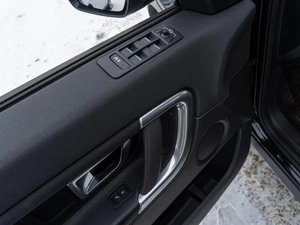 Внедорожник Land Rover Discovery Sport 2016 года, 1799000 рублей, Саратов