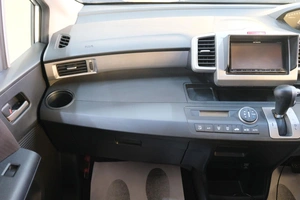 Минивэн Honda Freed 2012 года, 1199000 рублей, Омск