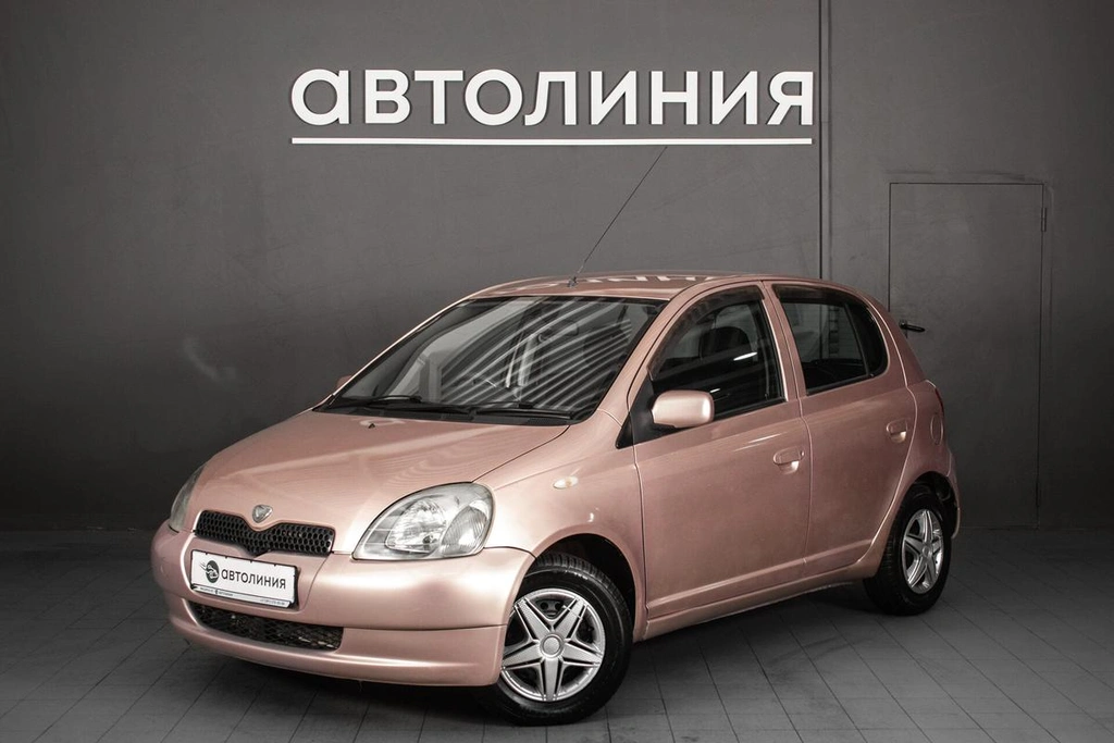 Хетчбэк Toyota Vitz 2001 года, 385000 рублей, Красноярск