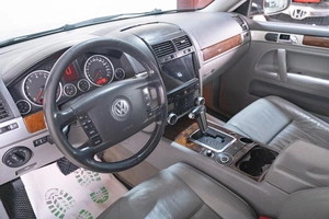Внедорожник Volkswagen Touareg 2008 года, 1269000 рублей, Томск