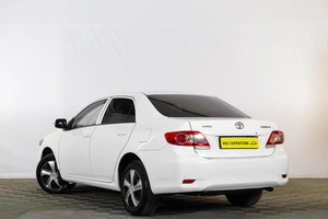 Седан Toyota Corolla 2011 года, 929000 рублей, Тюмень