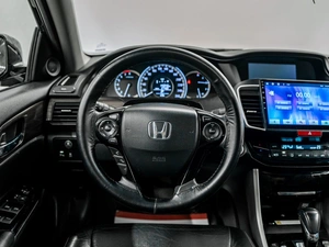 Седан Honda Accord 2016 года, 1999000 рублей, Красноярск