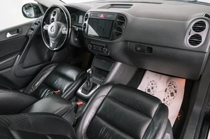 Внедорожник Volkswagen Tiguan 2011 года, 1389000 рублей, Красноярск