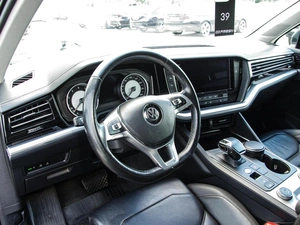 Внедорожник Volkswagen Touareg 2019 года, 3749000 рублей, Владимир
