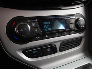 Седан Ford Focus 2013 года, 989000 рублей, Воронеж