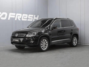 Внедорожник Volkswagen Tiguan 2011 года, 1290000 рублей, Омск