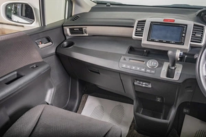 Минивэн Honda Freed 2013 года, 1249000 рублей, Томск