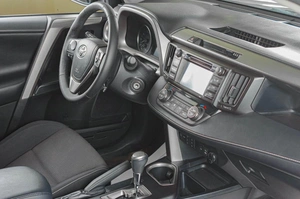 Внедорожник Toyota RAV4 2016 года, 2419000 рублей, Тюмень