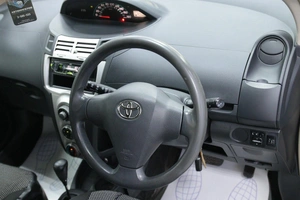 Хетчбэк Toyota Vitz 2006 года, 578000 рублей, Солонцы