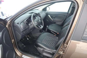 Хэтчбек Renault Sandero 2020 года, 1400000 рублей, Брянск