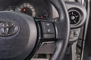 Хетчбэк Toyota Vitz 2017 года, 1049000 рублей, Томск