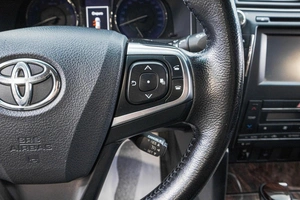 Седан Toyota Camry 2015 года, 2399000 рублей, Барнаул