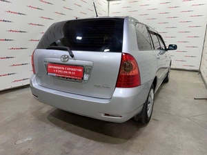 Универсал Toyota Corolla Fielder 2005 года, 655000 рублей, Красноярск