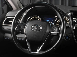 Седан Toyota Camry 2019 года, 2699000 рублей, Тюмень