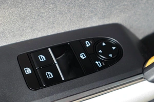 Хетчбэк Mazda MX-30 2020 года, 2349000 рублей, Тюмень