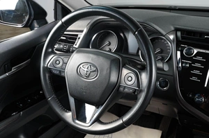 Седан Toyota Camry 2020 года, 2899000 рублей, Тюмень