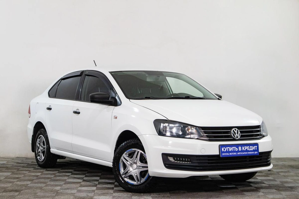 Седан Volkswagen Polo 2015 года, 919000 рублей, Сургут