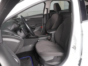 Седан Ford Focus 2017 года, 1479000 рублей, Красный Пахарь