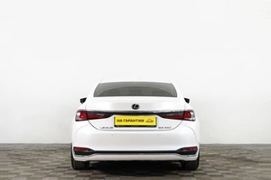 Седан Lexus ES 2020 года, 4199000 рублей, Сургут