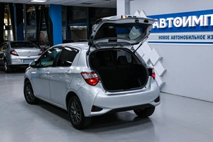 Хетчбэк Toyota Vitz 2017 года, 958000 рублей, Солонцы