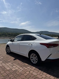 Седан Hyundai Solaris 2021 года, 1580000 рублей, Красноярск