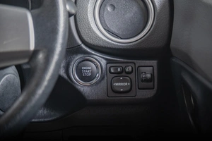 Хетчбэк Toyota Vitz 2013 года, 1099000 рублей, Томск