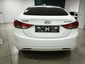 Седан Hyundai Elantra 2013 года, 989000 рублей, Ачинск