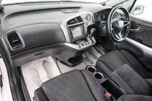 Минивэн Honda Stream 2010 года, 1099000 рублей, Красноярск