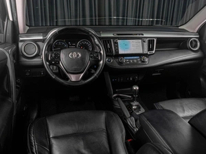 Внедорожник Toyota RAV4 2018 года, 2419000 рублей, Тюмень