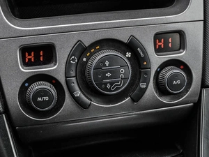 Хетчбэк Peugeot 308 2011 года, 614000 рублей, Кирилловка