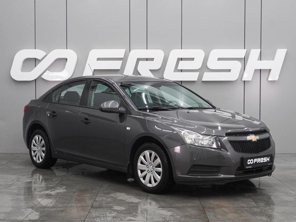 Седан Chevrolet Cruze 2012 года, 899000 рублей, Воронеж