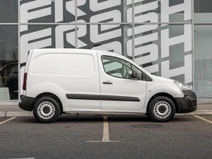 Фургон Peugeot Partner 2017 года, 960000 рублей, Краснодар