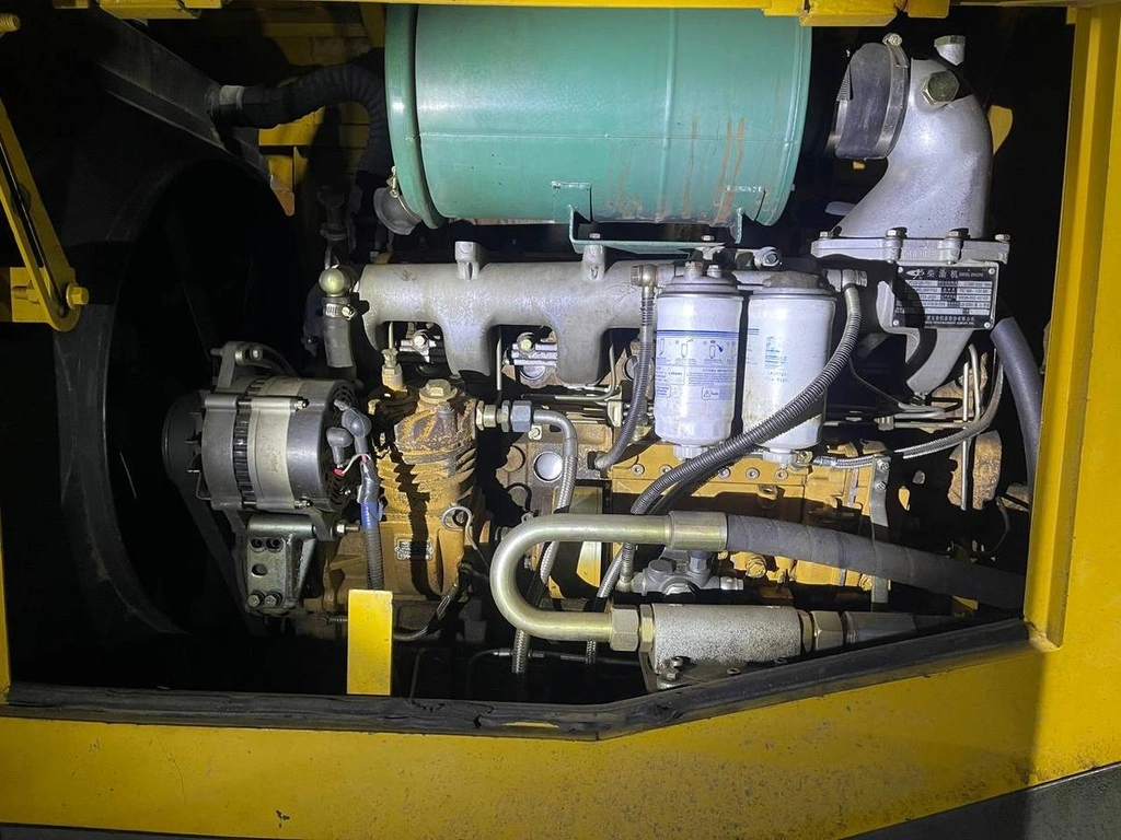 Фронтальный погрузчик 2011 года, 2400000 рублей, Чунский