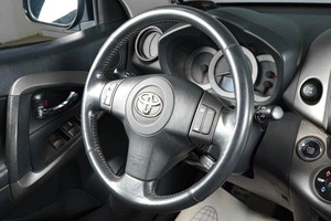 Внедорожник Toyota RAV4 2009 года, 1299000 рублей, Тюмень