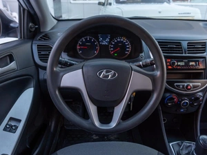 Седан Hyundai Solaris 2013 года, 719000 рублей, Саратов