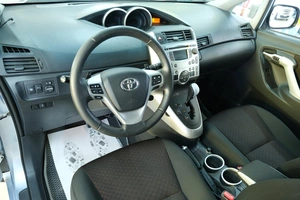 Минивэн Toyota Verso 2011 года, 1199000 рублей, Омск
