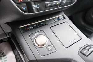 Седан Lexus ES 2014 года, 2269000 рублей, Красноярск