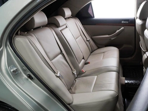 Седан Toyota Avensis 2007 года, 1070000 рублей, Тюмень