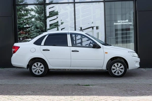 Седан ВАЗ (LADA) Granta 2014 года, 389000 рублей, Ульяновск