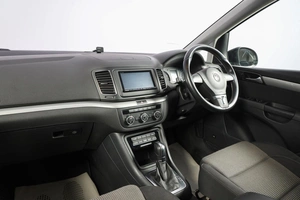 Минивэн Volkswagen Sharan 2013 года, 1389000 рублей, Новосибирск