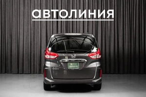 Минивэн Honda Freed 2018 года, 1345000 рублей, Красноярск