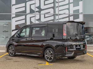 Минивэн Honda Stepwgn Spada 2016 года, 2240000 рублей, Краснодар