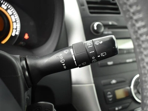 Хетчбэк Toyota Auris 2011 года, 863100 рублей, Казань